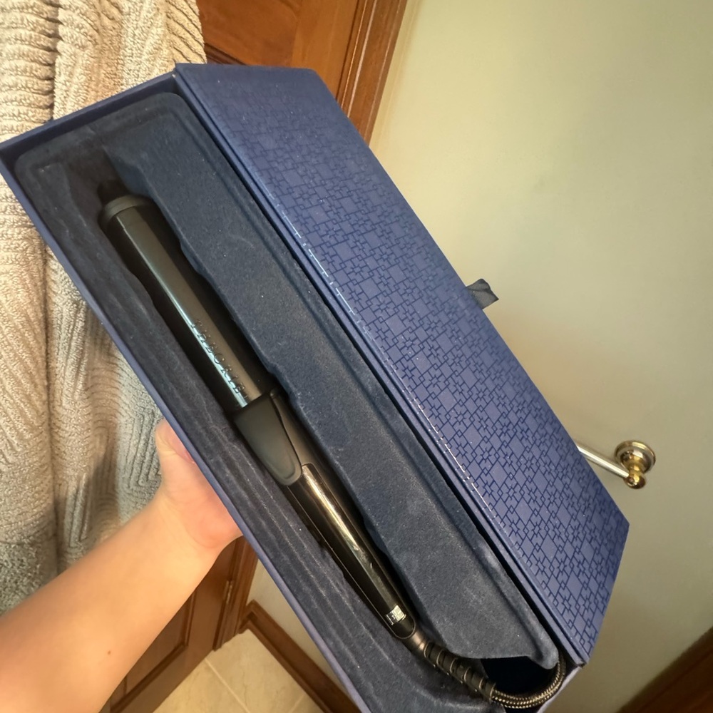Black Theorie Hair Curler with Box